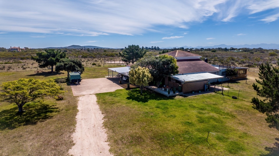 5 Bedroom Property for Sale in Hartenbos Central Western Cape